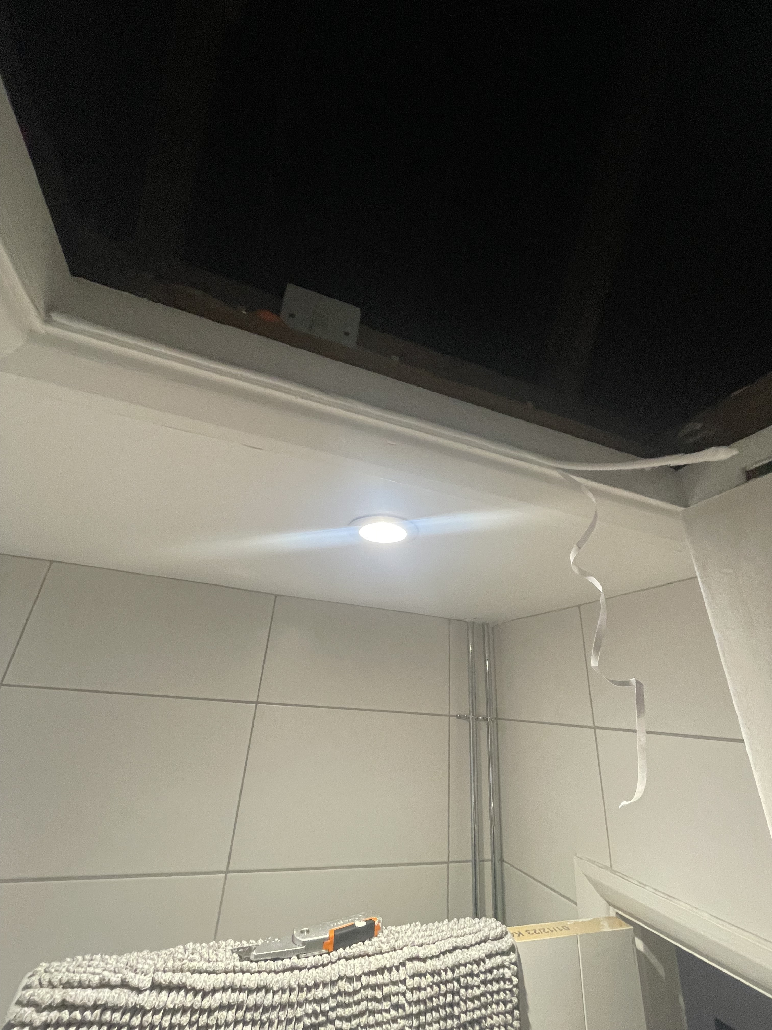 Applying the draught excluder