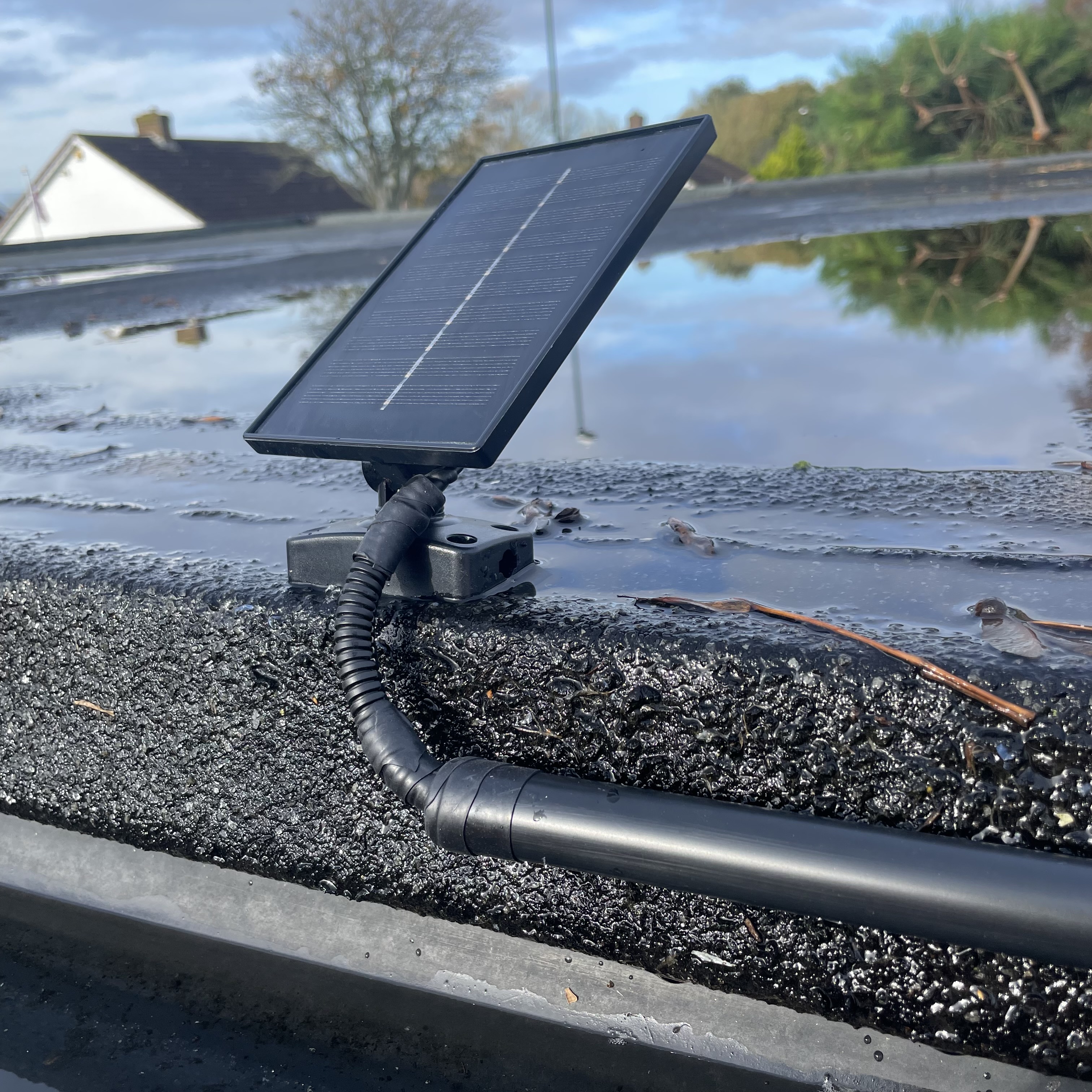 Taping at the solar panel 🥰